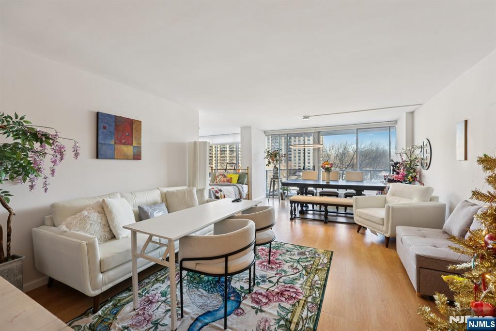 2000 Linwood Avenue, Fort Lee, NJ, 07024