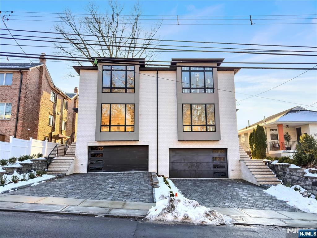 320 Adolphus Avenue, Cliffside Park, NJ, 07010
