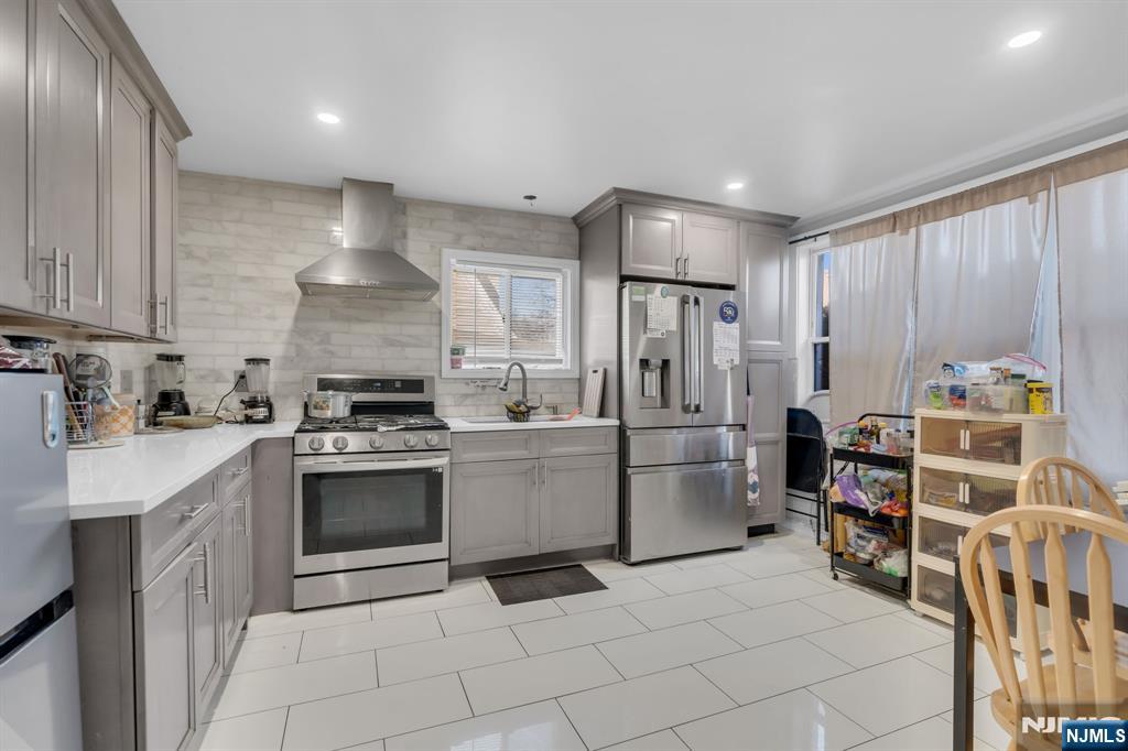 297 Hamilton Place - Photo 4