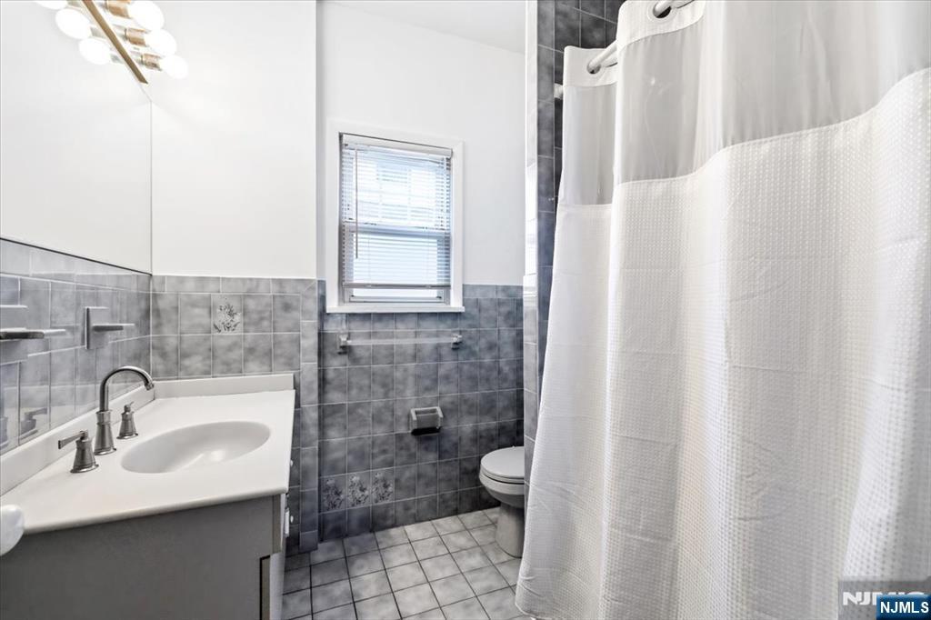 119 Overpeck Avenue