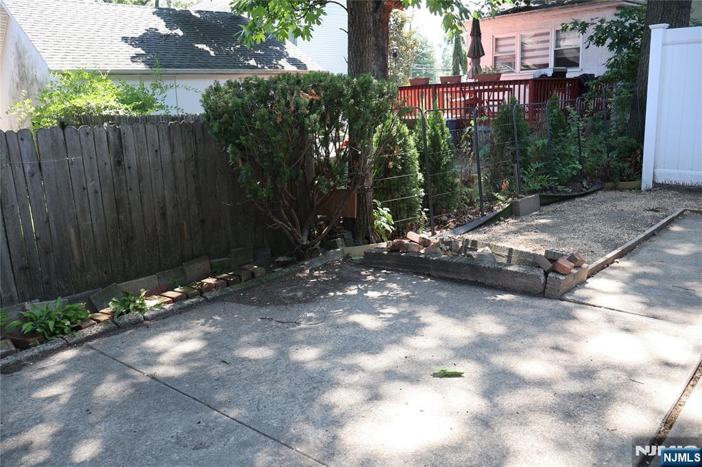 1032 Glen Road