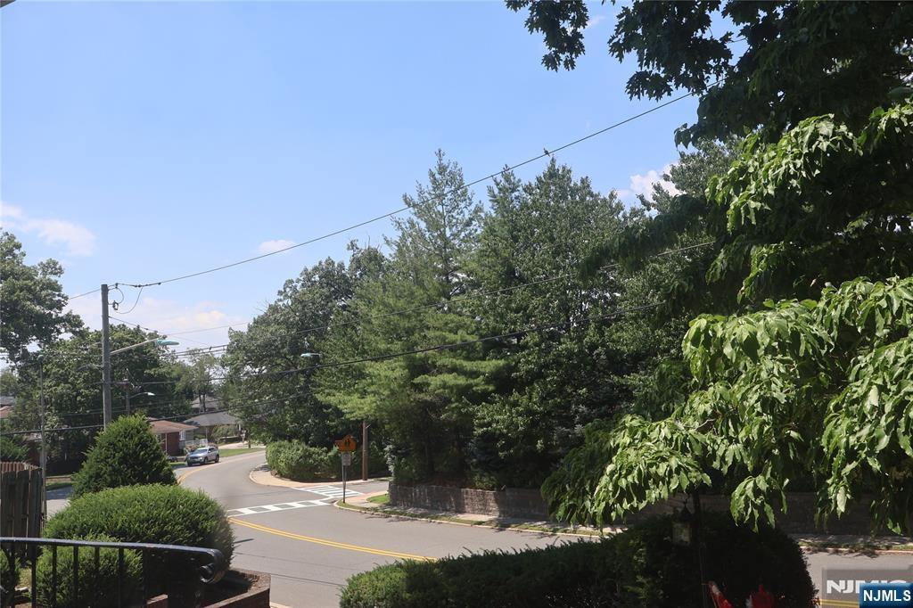 1032 Glen Road