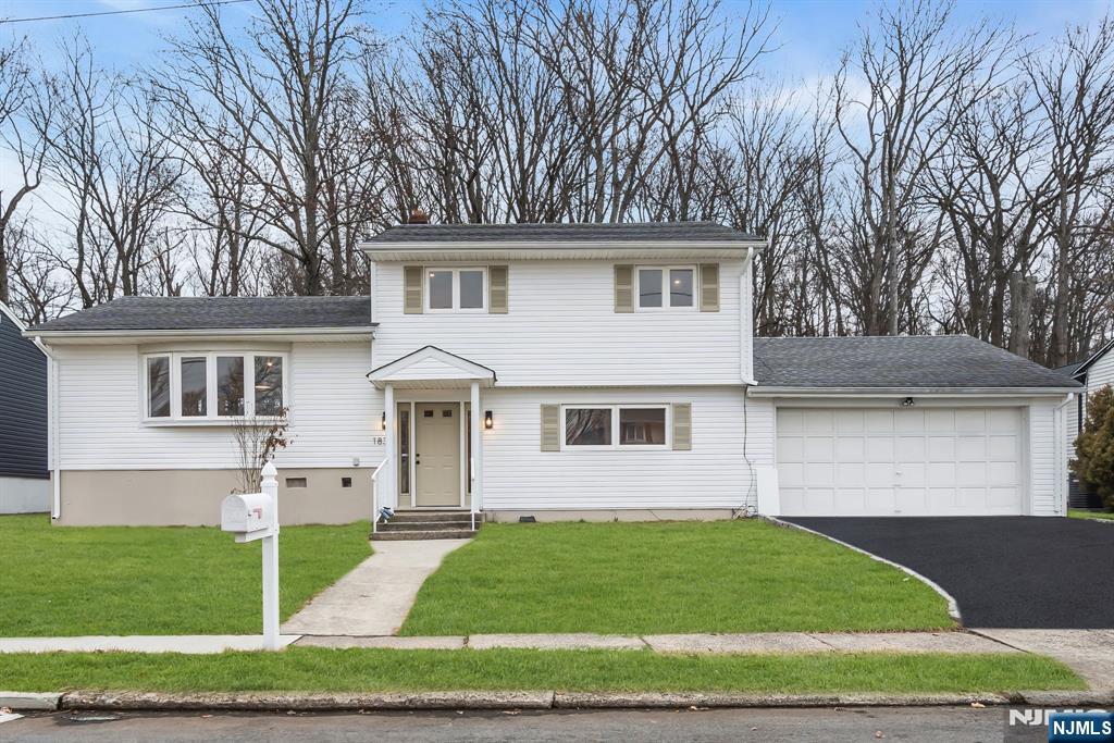 $800,000 Split Level