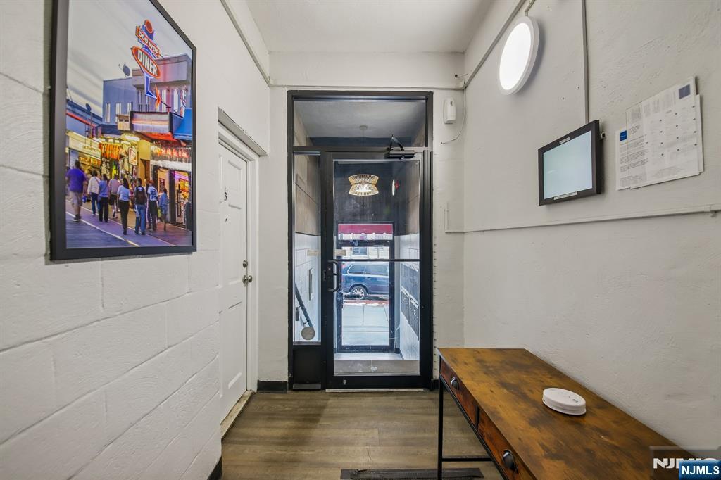 209-211 48th Street D3/403 - Photo 4