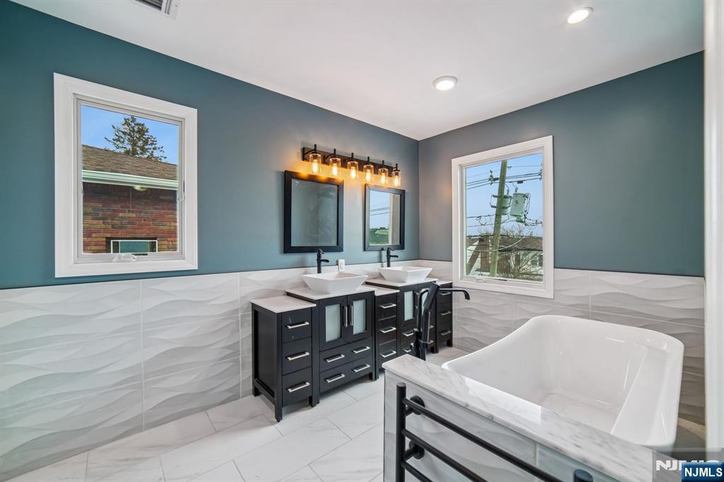 255 Westminster Place