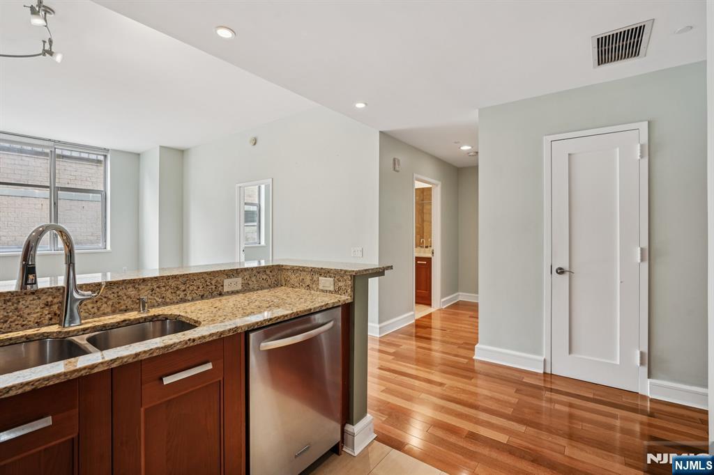 8100 River Road UNIT 210, North Bergen, NJ, 07047