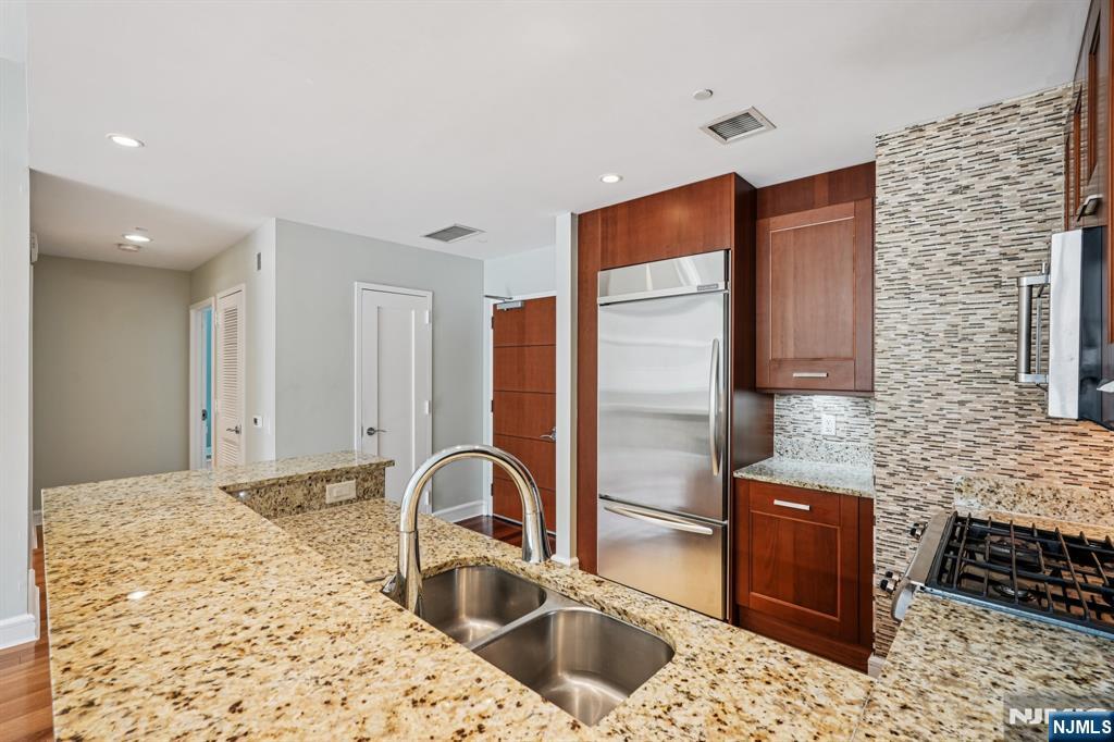 8100 River Road UNIT 210, North Bergen, NJ, 07047