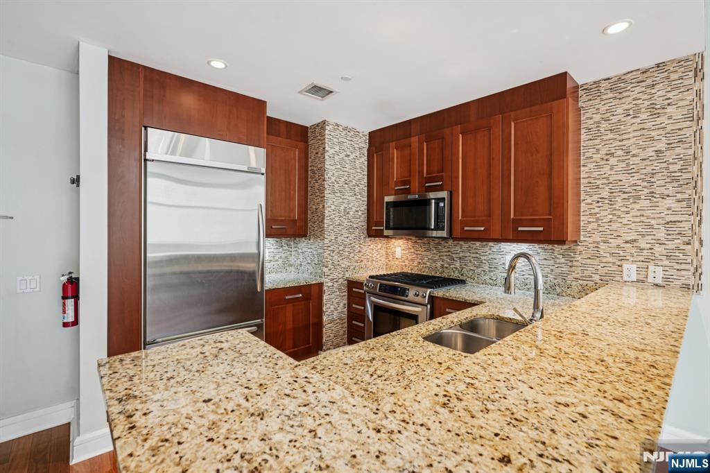 8100 River Road UNIT 210, North Bergen, NJ, 07047