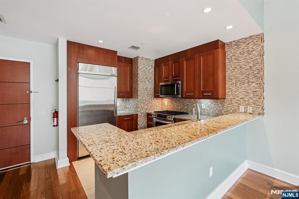 8100 River Road UNIT 210, North Bergen, NJ, 07047