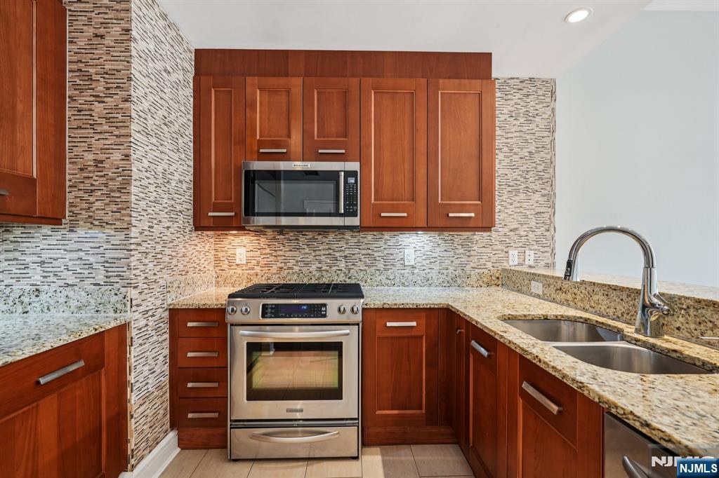 8100 River Road UNIT 210, North Bergen, NJ, 07047