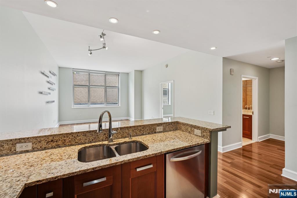 8100 River Road UNIT 210, North Bergen, NJ, 07047