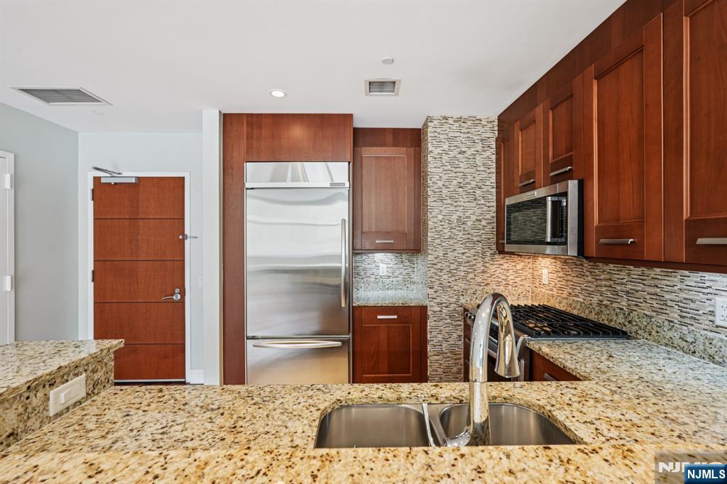 8100 River Road UNIT 210, North Bergen, NJ, 07047