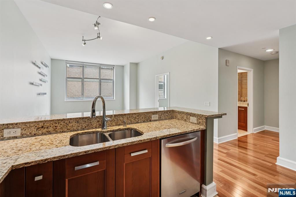 8100 River Road UNIT 210, North Bergen, NJ, 07047