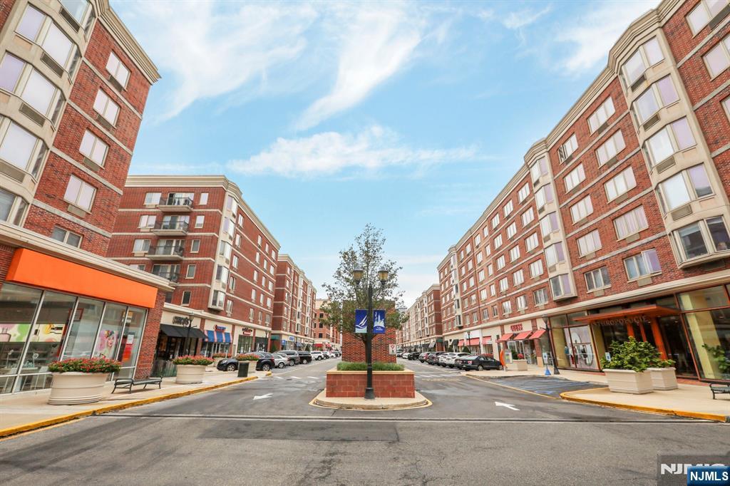 3118 City Place, Edgewater, NJ, 07020