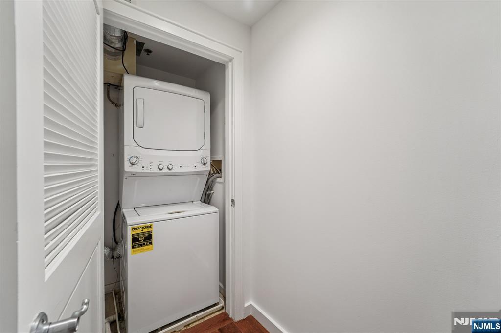 3118 City Place, Edgewater, NJ, 07020