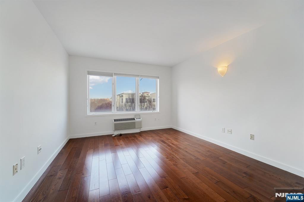 3118 City Place, Edgewater, NJ, 07020