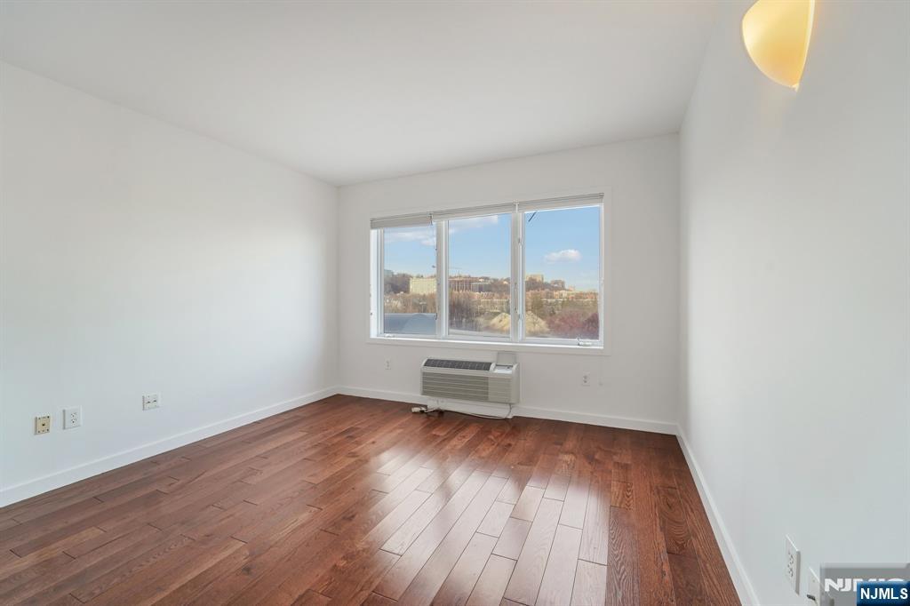 3118 City Place, Edgewater, NJ, 07020