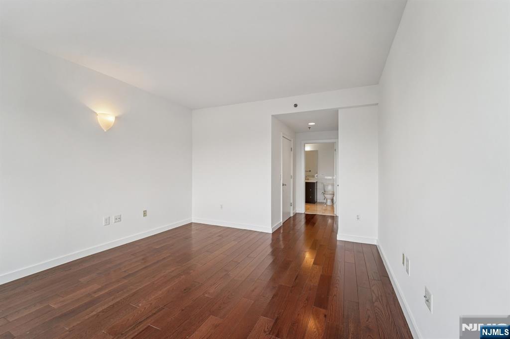 3118 City Place, Edgewater, NJ, 07020