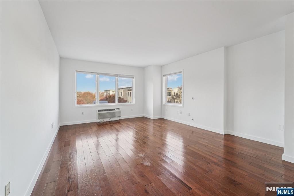 3118 City Place, Edgewater, NJ, 07020