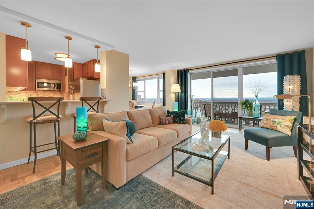 2000 Linwood Avenue, Fort Lee, NJ, 07024