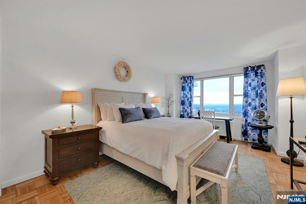 2000 Linwood Avenue, Fort Lee, NJ, 07024