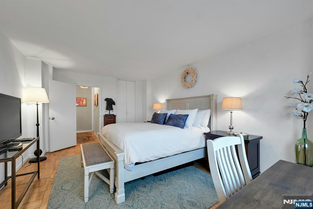 2000 Linwood Avenue, Fort Lee, NJ, 07024