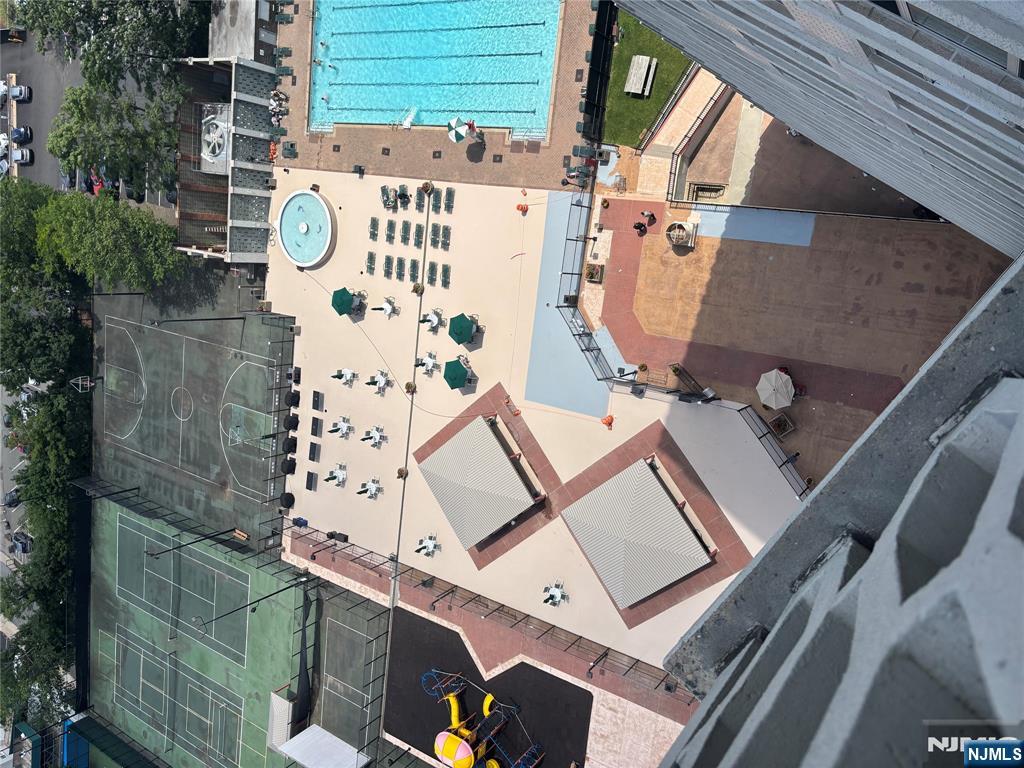 2000 Linwood Avenue, Fort Lee, NJ, 07024