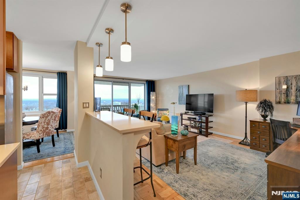 2000 Linwood Avenue, Fort Lee, NJ, 07024