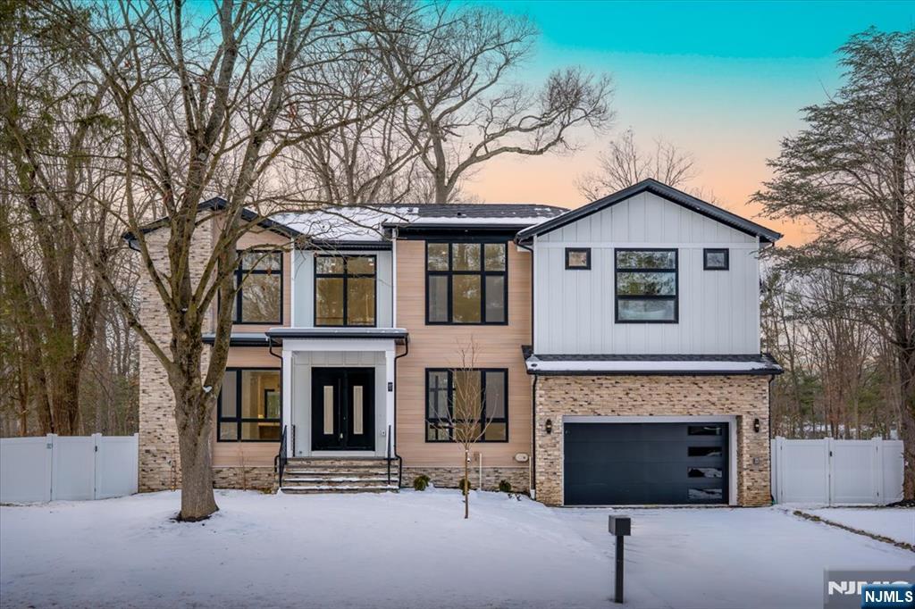 83 Falcon Road - Photo 1