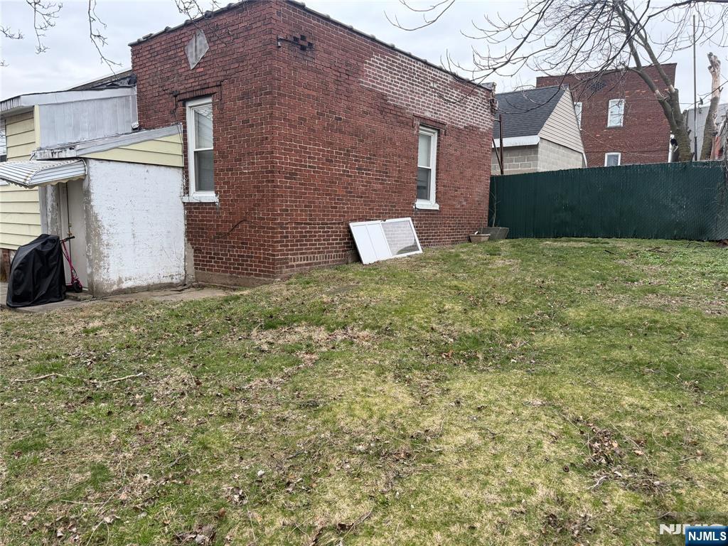 92 Naples Place - Photo 3