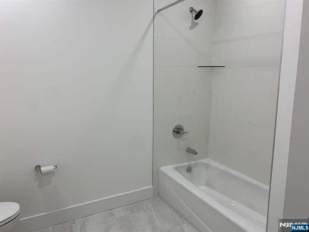 Hall bathtub