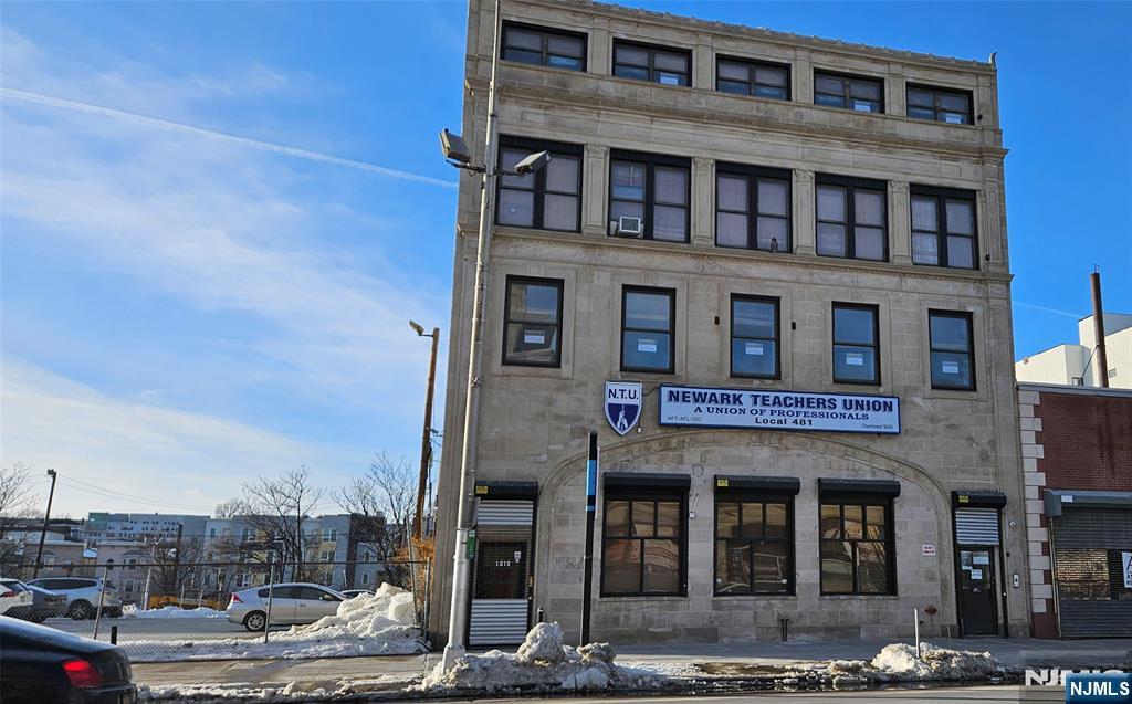 1019 Broad Street - Photo 1
