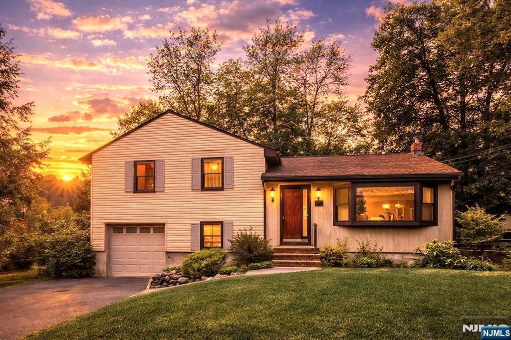 32 Linden Terrace, Leonia, NJ, 07605