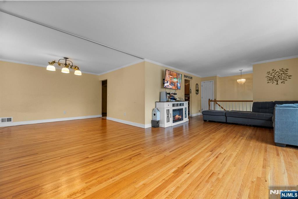 32 Hayward Place, Wallington, NJ, 07057