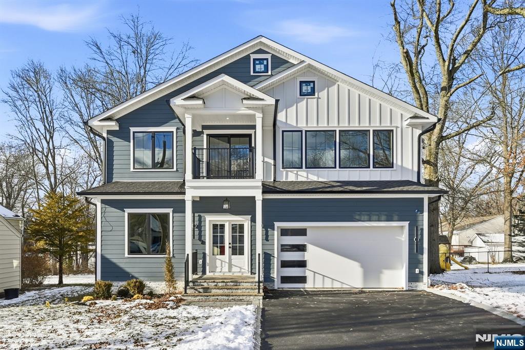 2220 Mackay Avenue, Fort Lee, NJ, 07024