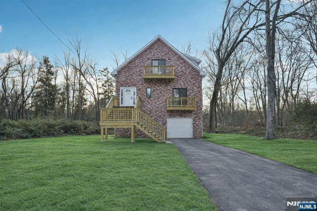 109 Monmouth Avenue - Photo 2