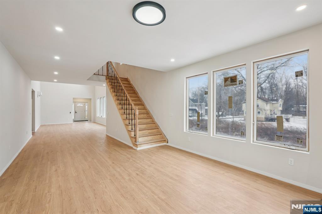 109 Monmouth Avenue - Photo 3