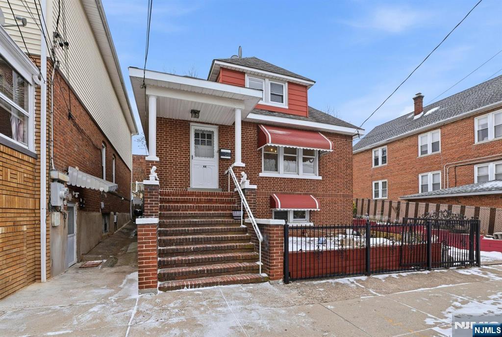 44 Malcolm Avenue - Photo 1