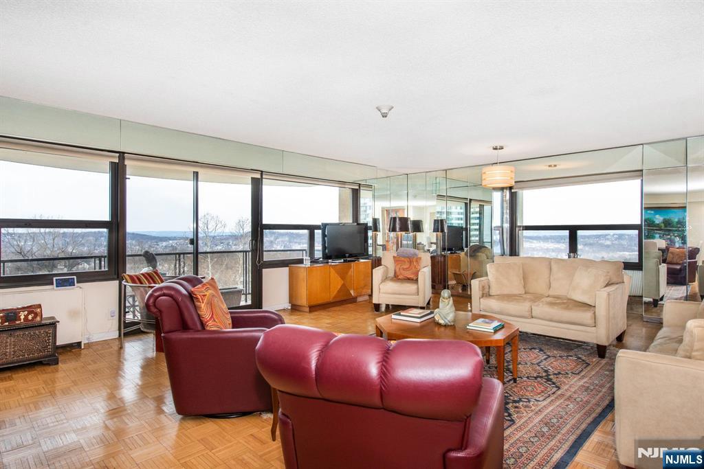 100 Old Palisade Road UNIT 1402, Fort Lee, NJ, 07024