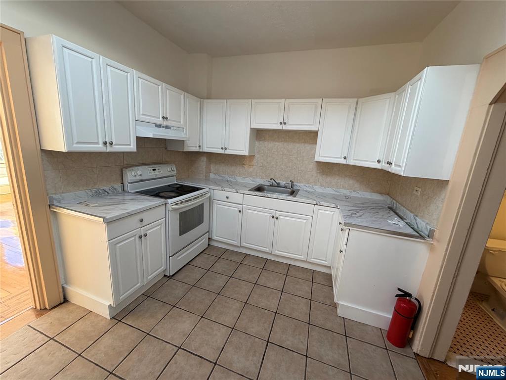 79 Rose Ter, Newark City, NJ, 07108-1618