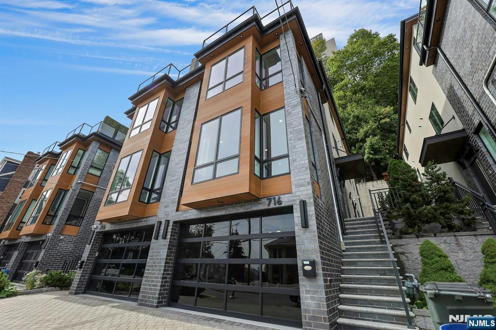 716 Undercliff Avenue 716 - Photo 3