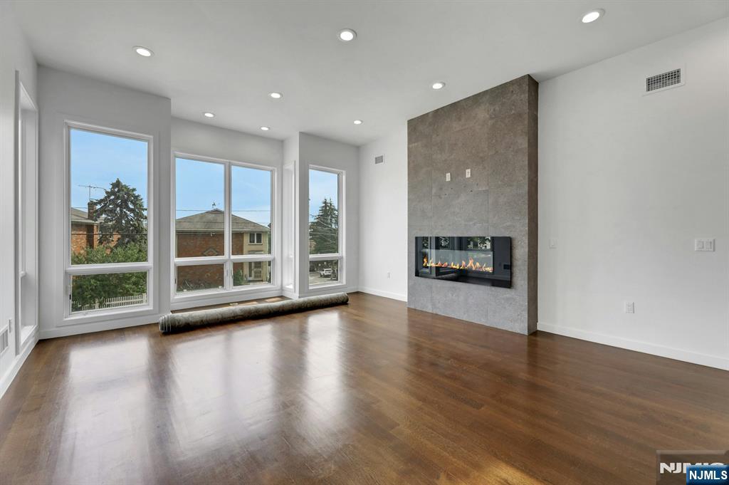 716 Undercliff Avenue 716 - Photo 5