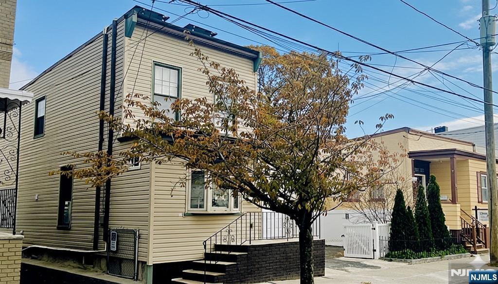 20 Lake Street - Photo 3