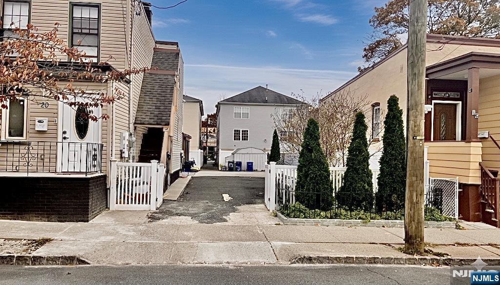 20 Lake Street - Photo 4