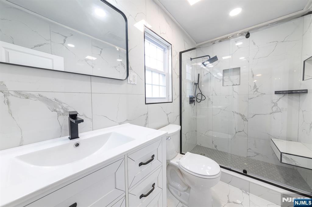 34 Kearney, Lyndhurst, NJ, 07071