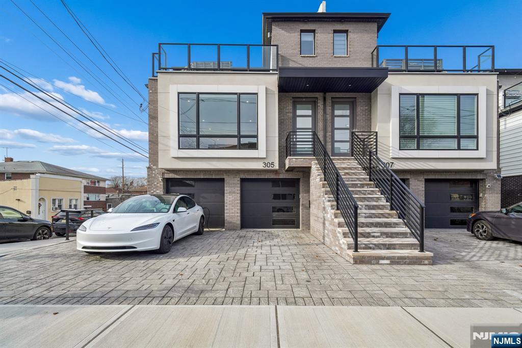 127 E Village Circle, Paramus, NJ, 07652