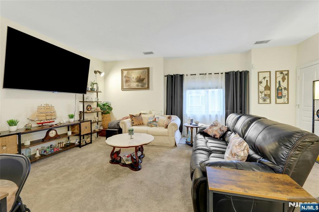 520 Victor Street #8