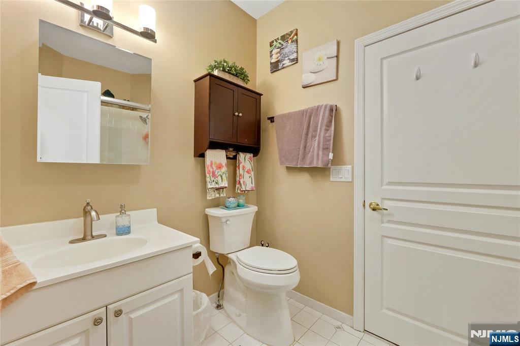 520 Victor Street #8