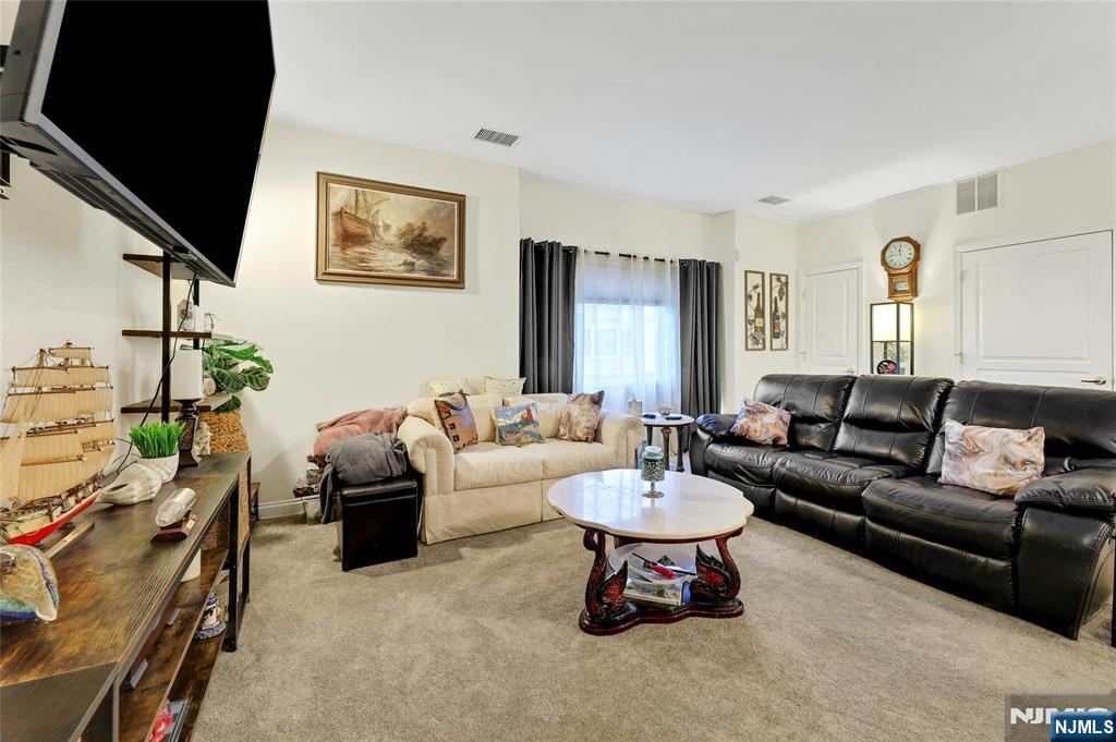 520 Victor Street #8