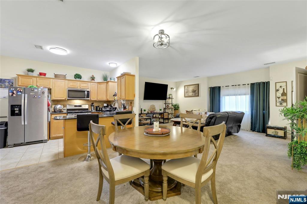 520 Victor Street 8 - Photo 5